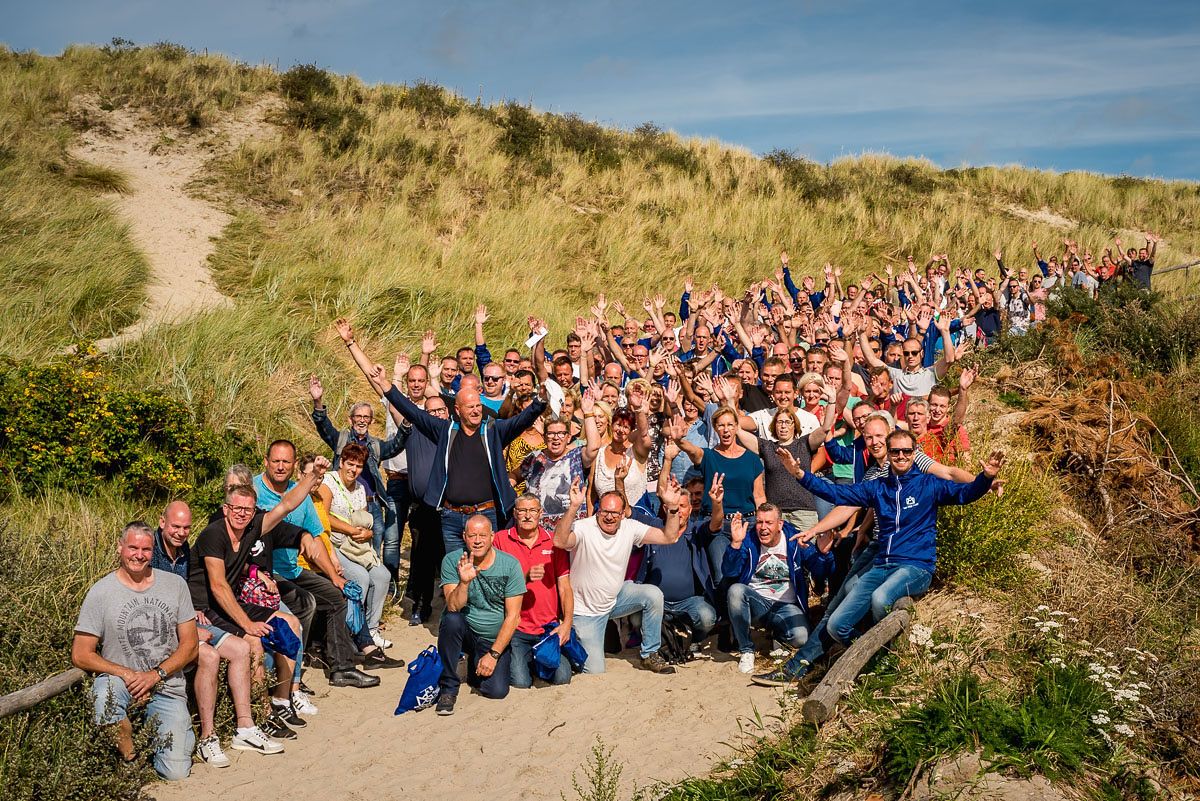 Groot gezelschap in de duinen van Vlieland