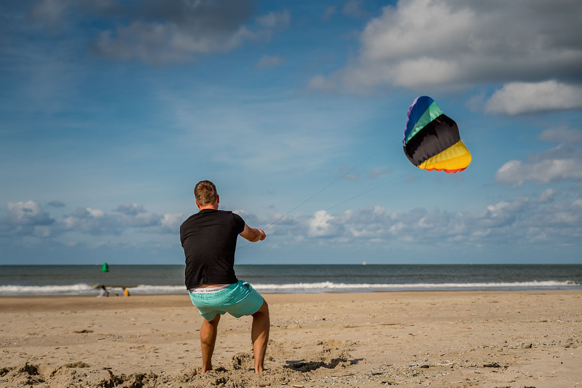 Vliegeren op het brede strand van Vlieland